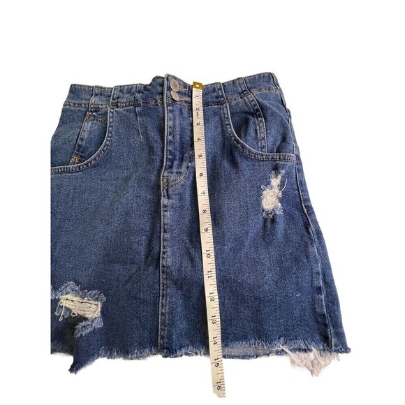 Free People Distressed Denim Mini Skirt w/ back buckle & raw hem - size 0 - Picture 6 of 8